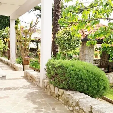 Apartment In With Air Condition, Wifi *