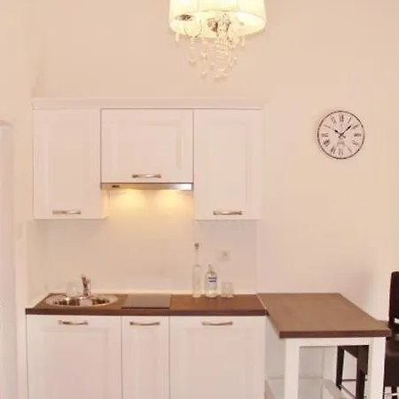Apartment In With Air Condition, Wifi Icici